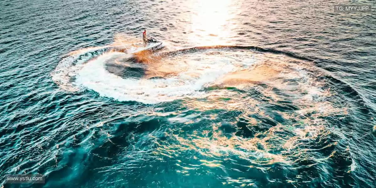 「万人呐喊,千场对决 —— 顶级赛事尽在指尖掌控!⚽立即购票,抢占黄金席位!」